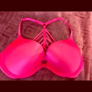 Victoria’s Secret Bombshell Plunge Push Up Bra